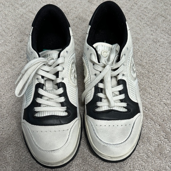 Gucci White and Black Sneakers - Picture 2 of 7